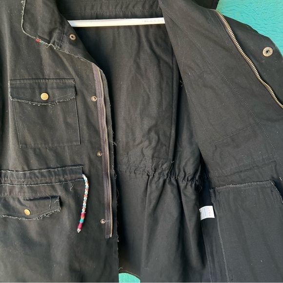 CANVAS UTILITY FULLY EMBROIDERED RAW HEM CARGO UTILITY JACKET SIZE MEDIUM - Picture 3 of 10
